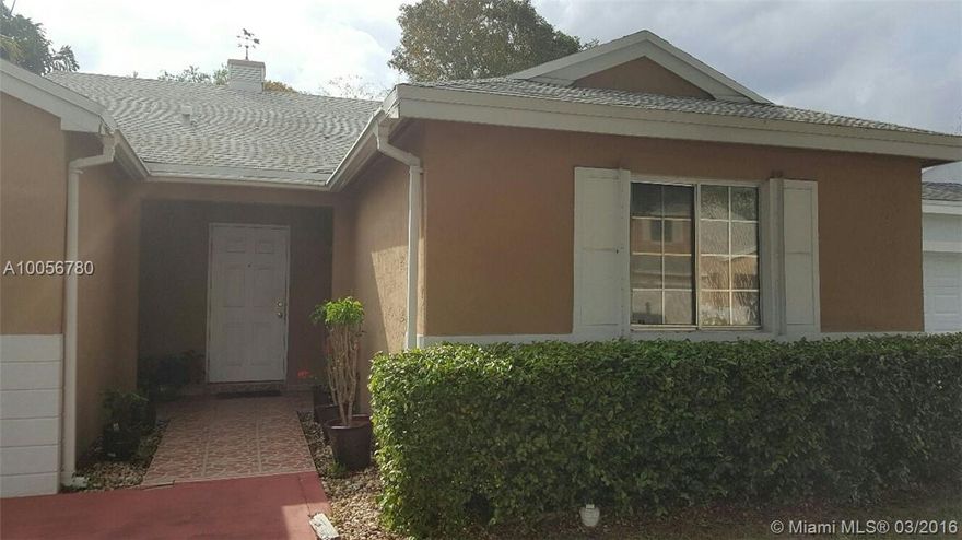 WELL MAINTAINED SINGLE FAMILY HOME IN THE COUNTRY WALK AREA. NEW A/C AND WATER HEATER. 1 CAR GARAGE, SCREENED PORCH. LOW MONTHLY ASSOCIATION FEE. PROPERTY HAS 3 BEDROOMS AND 2 FULL BATH. SEE BROKER REMARKS FOR SHOWING INSTRUCTIONS. MULTIPLE OFFERS WILL BE ACCEPTED.