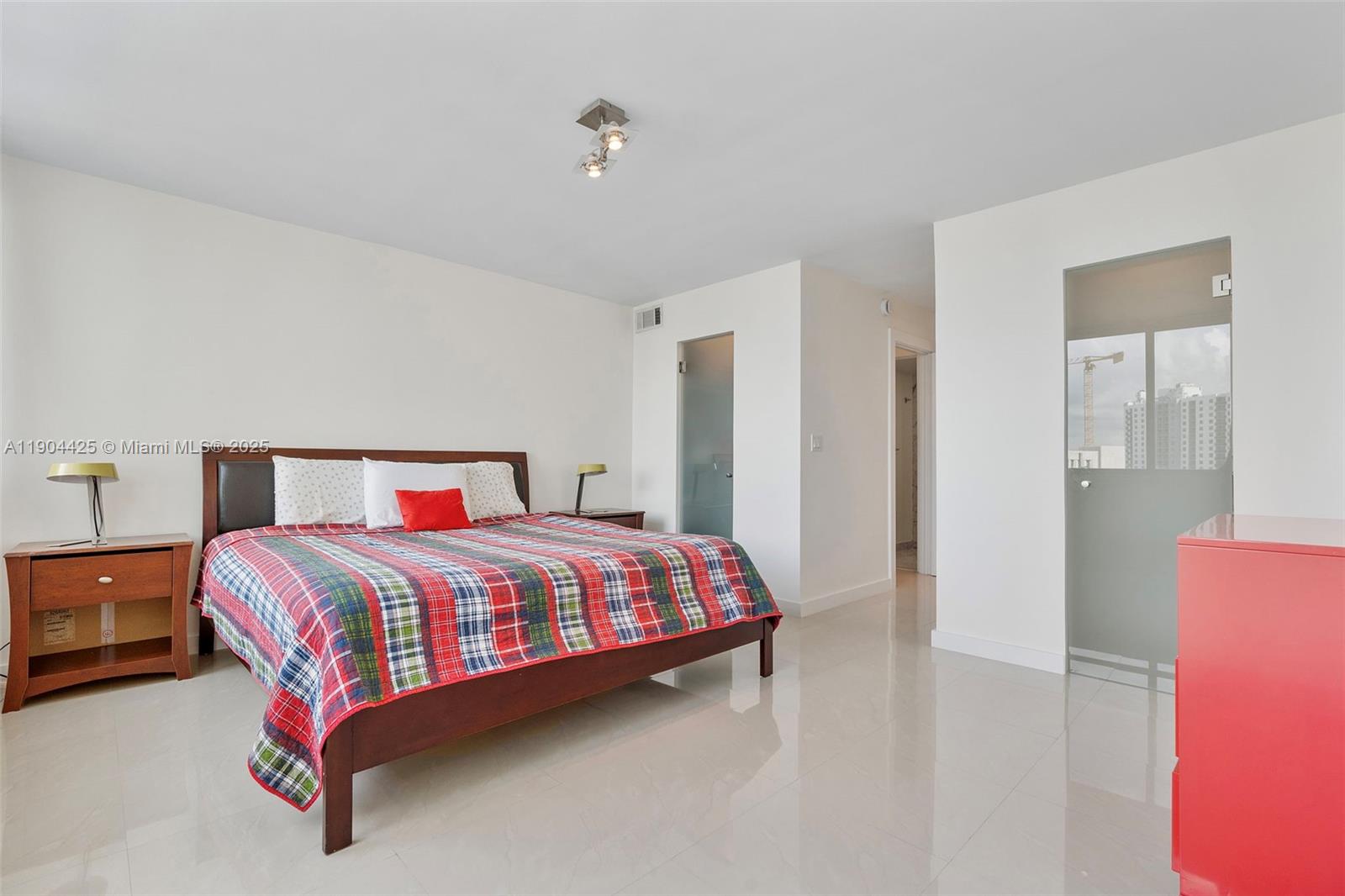 BURLEIGH HOUSE CONDO - Residential