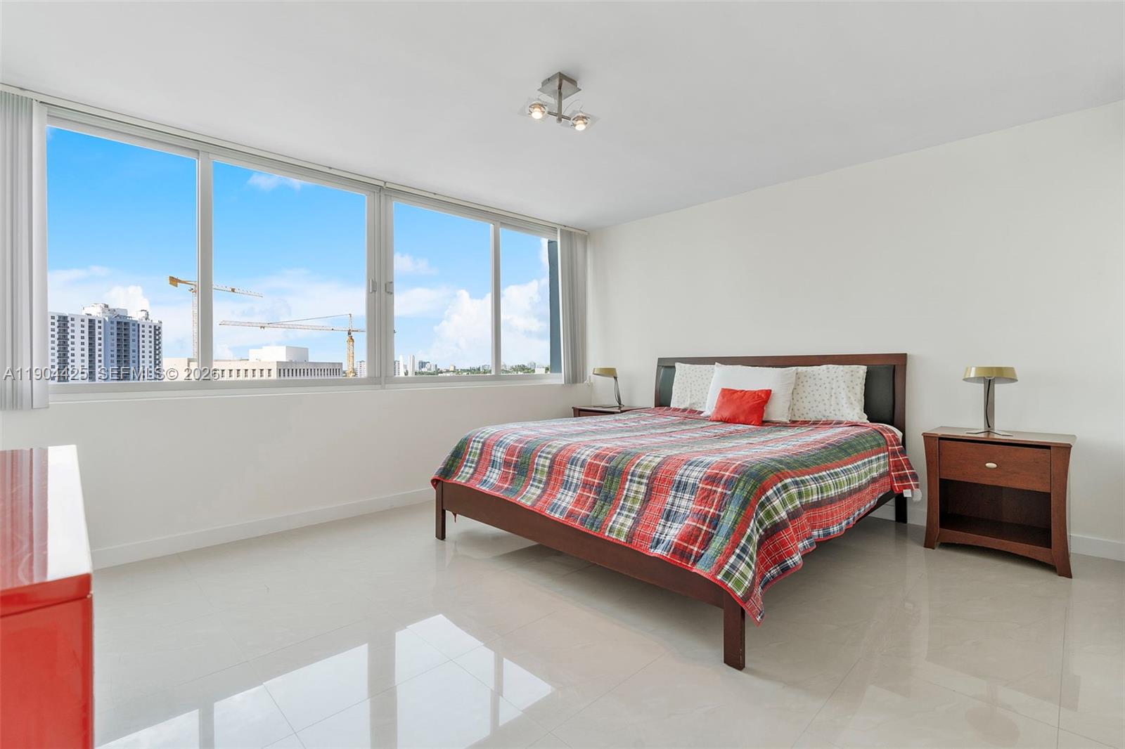 BURLEIGH HOUSE CONDO - Residential