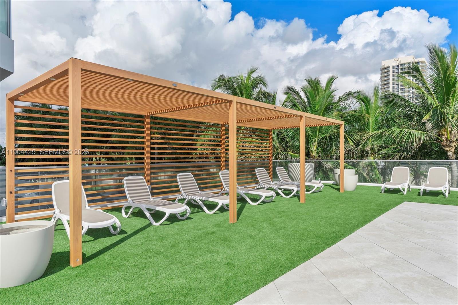 BURLEIGH HOUSE CONDO - Residential