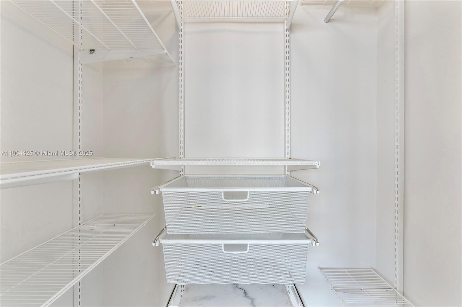 BURLEIGH HOUSE CONDO - Residential