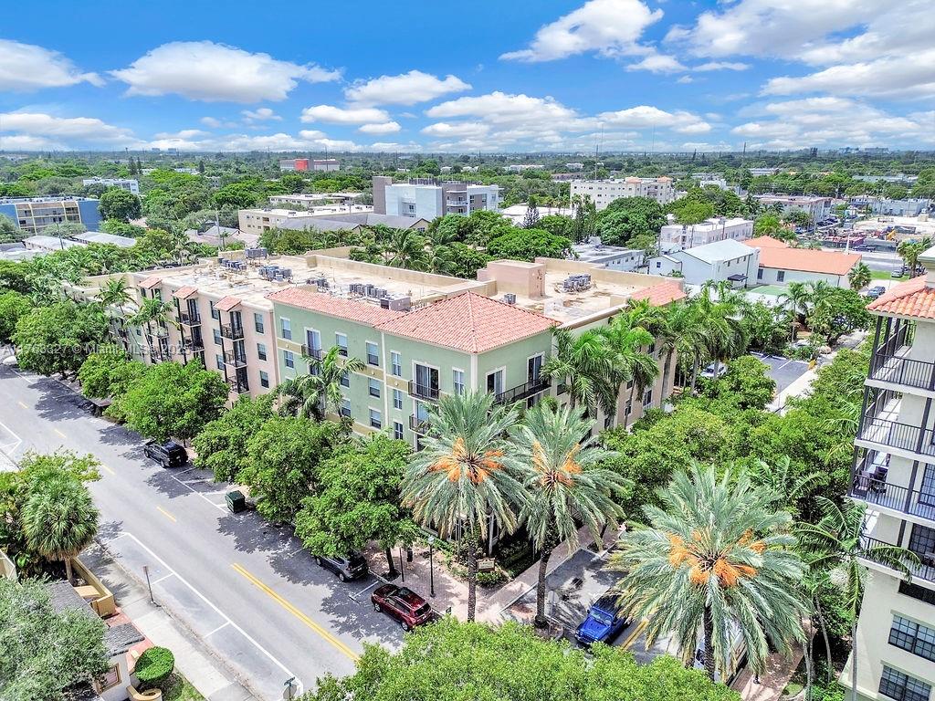 1900 Van Buren St 112B
