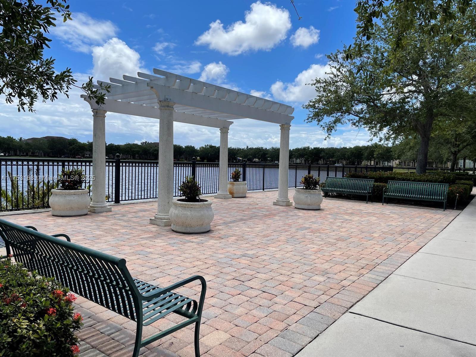 GABLES AT NORTHLAKE 1 - Residential