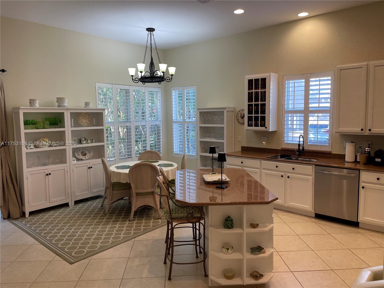 GABLES AT NORTHLAKE 1 - Residential
