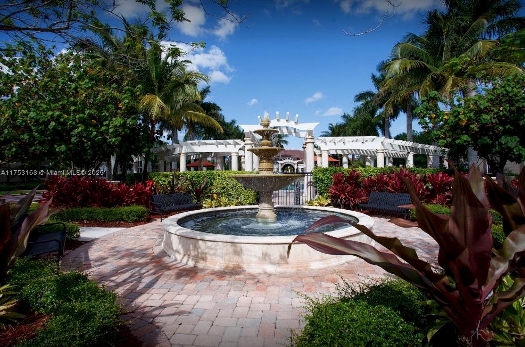 GABLES AT NORTHLAKE 1 - Residential