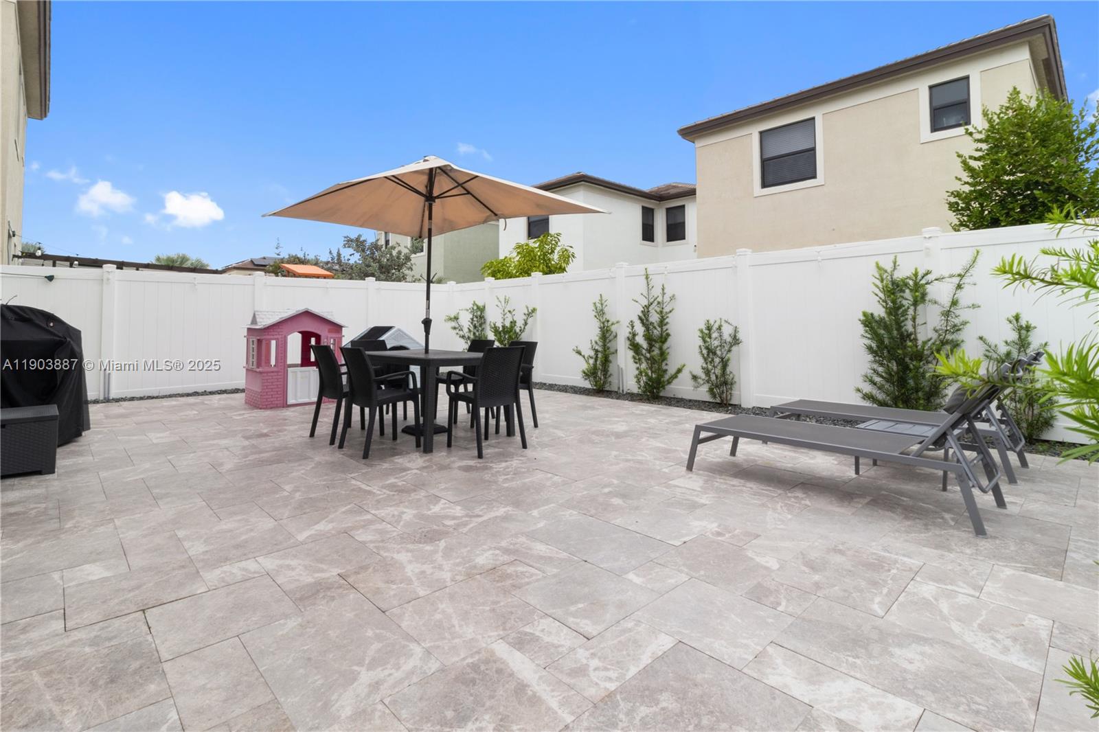 AQUABELLA NORTH - Residential Lease