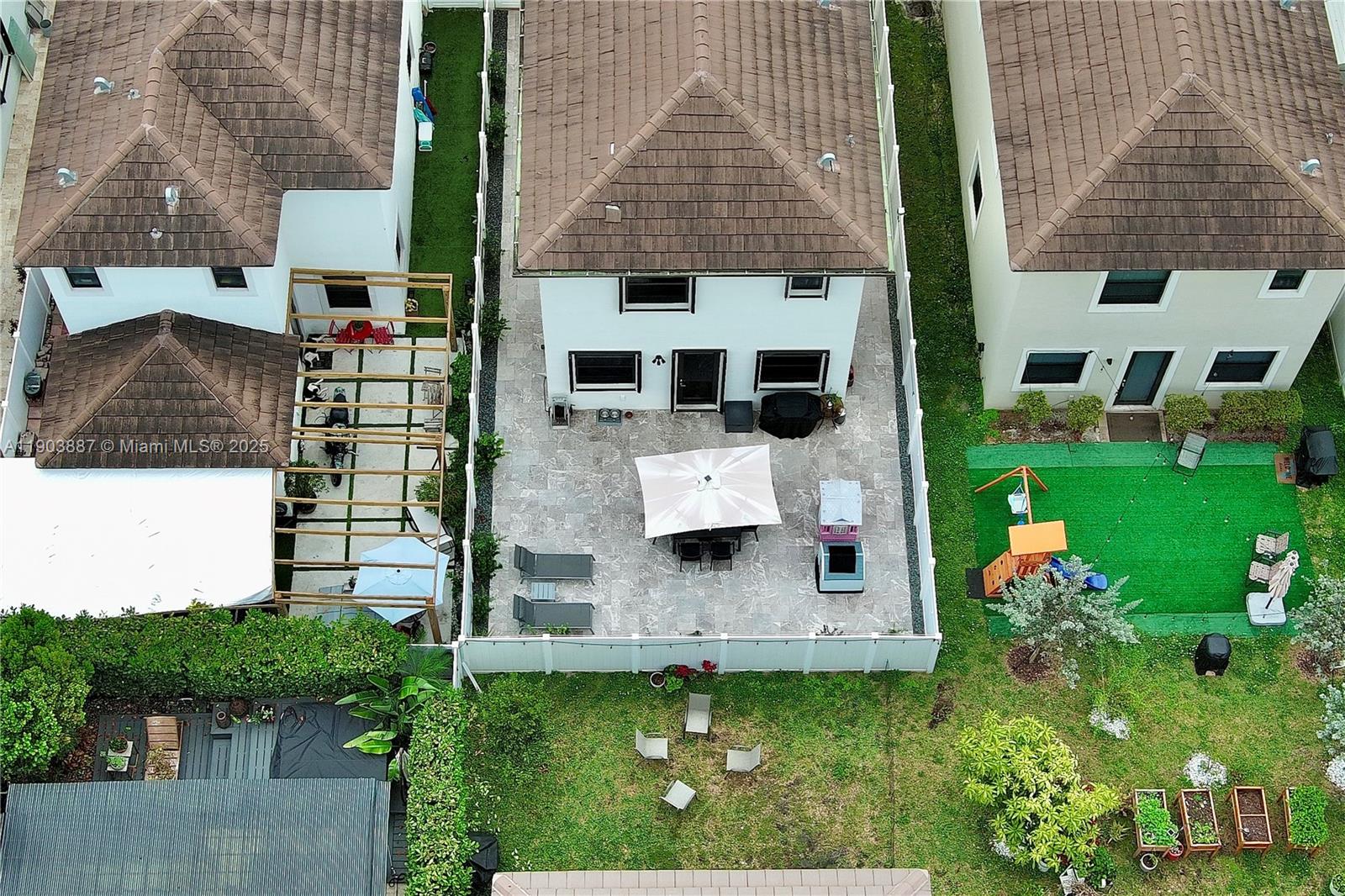 AQUABELLA NORTH - Residential Lease