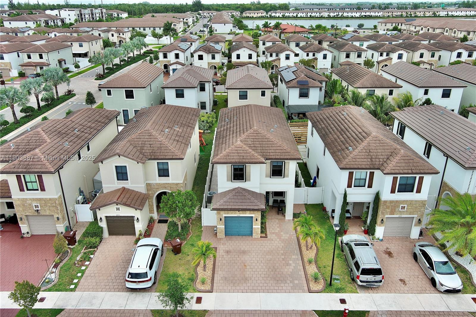 AQUABELLA NORTH - Residential Lease