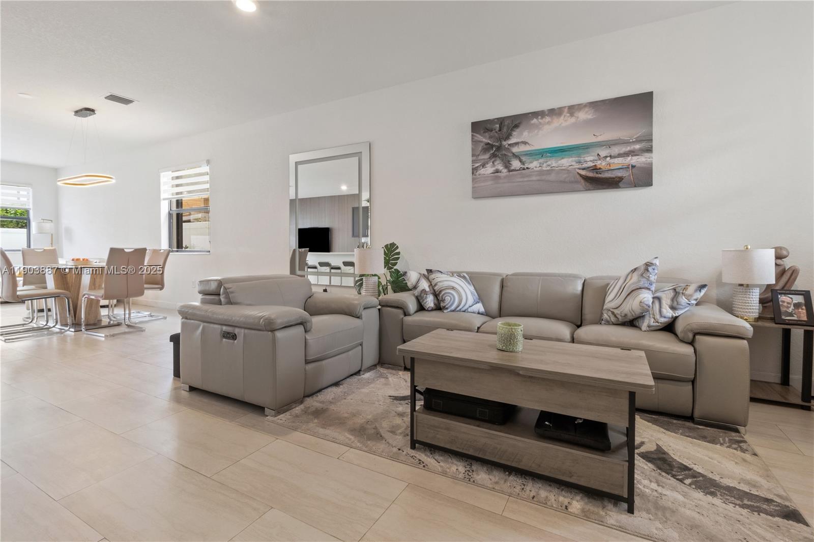 AQUABELLA NORTH - Residential Lease