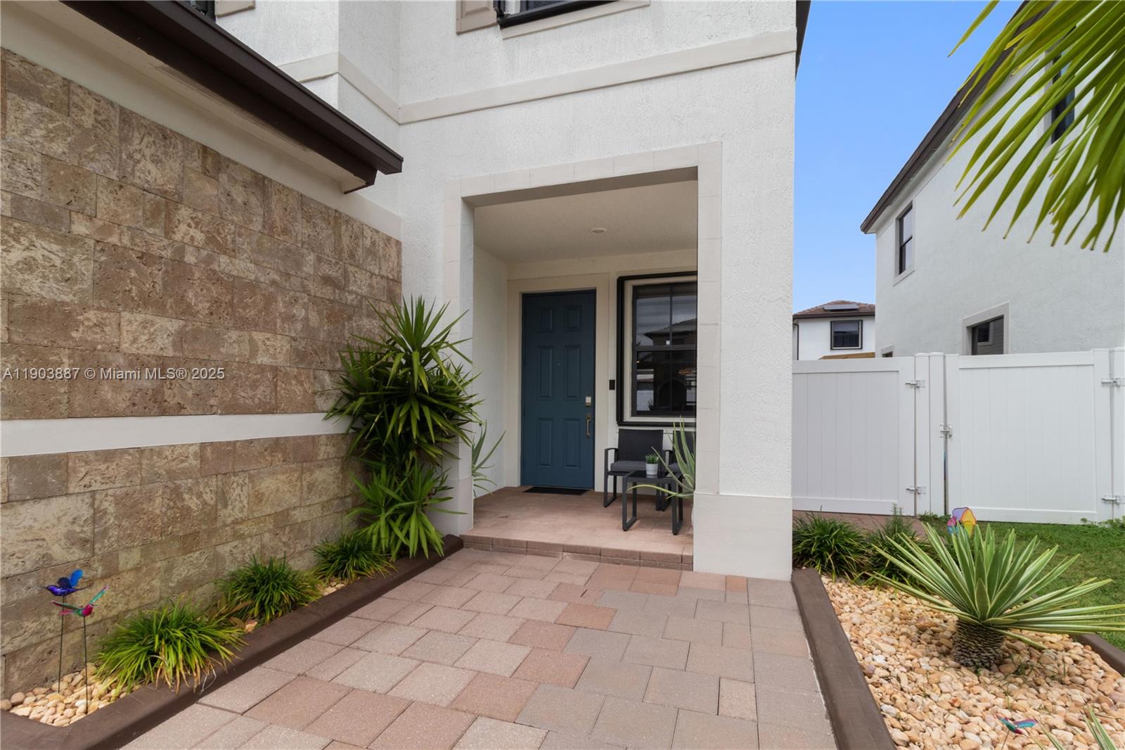 AQUABELLA NORTH - Residential Lease