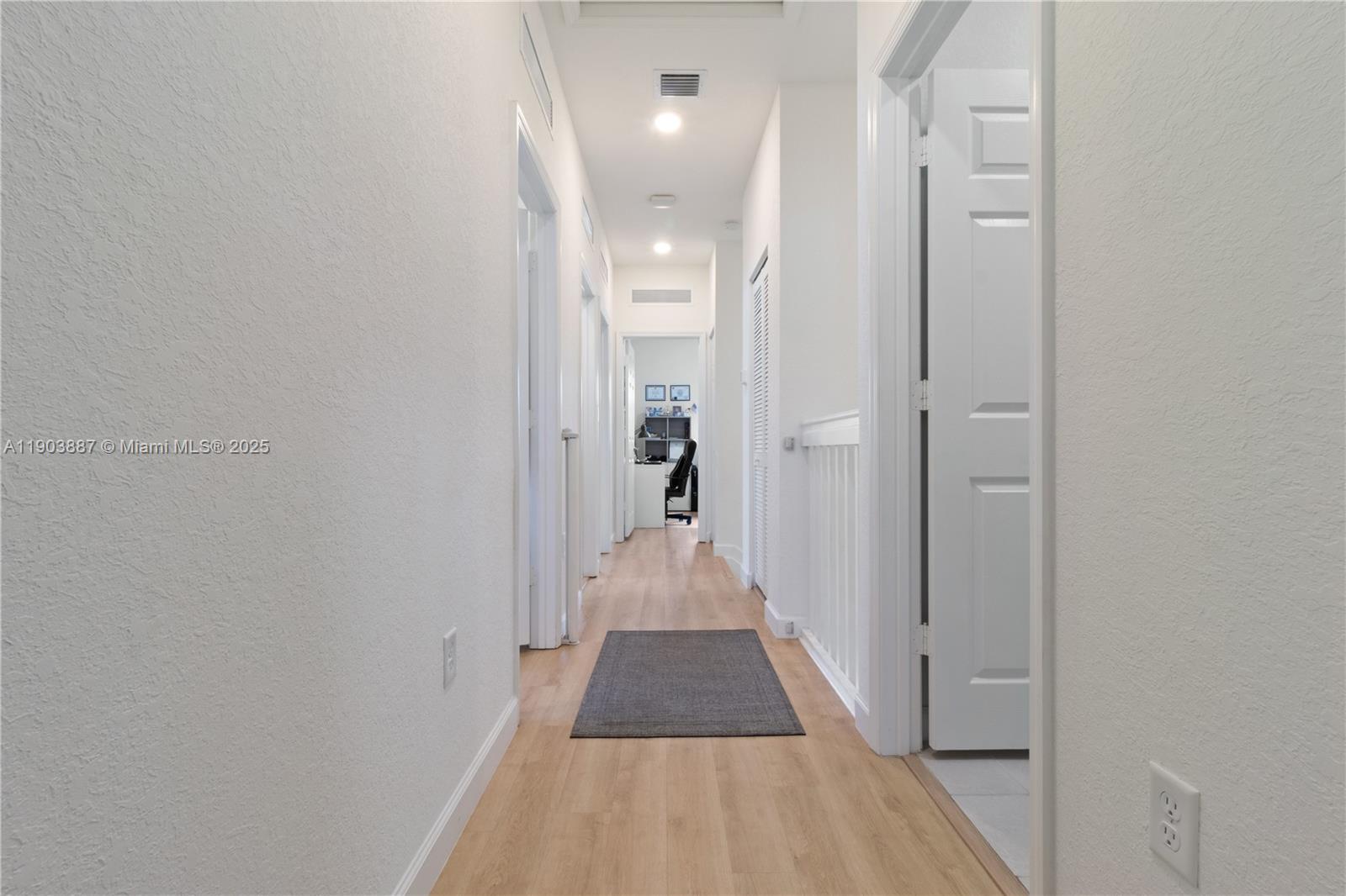 AQUABELLA NORTH - Residential Lease