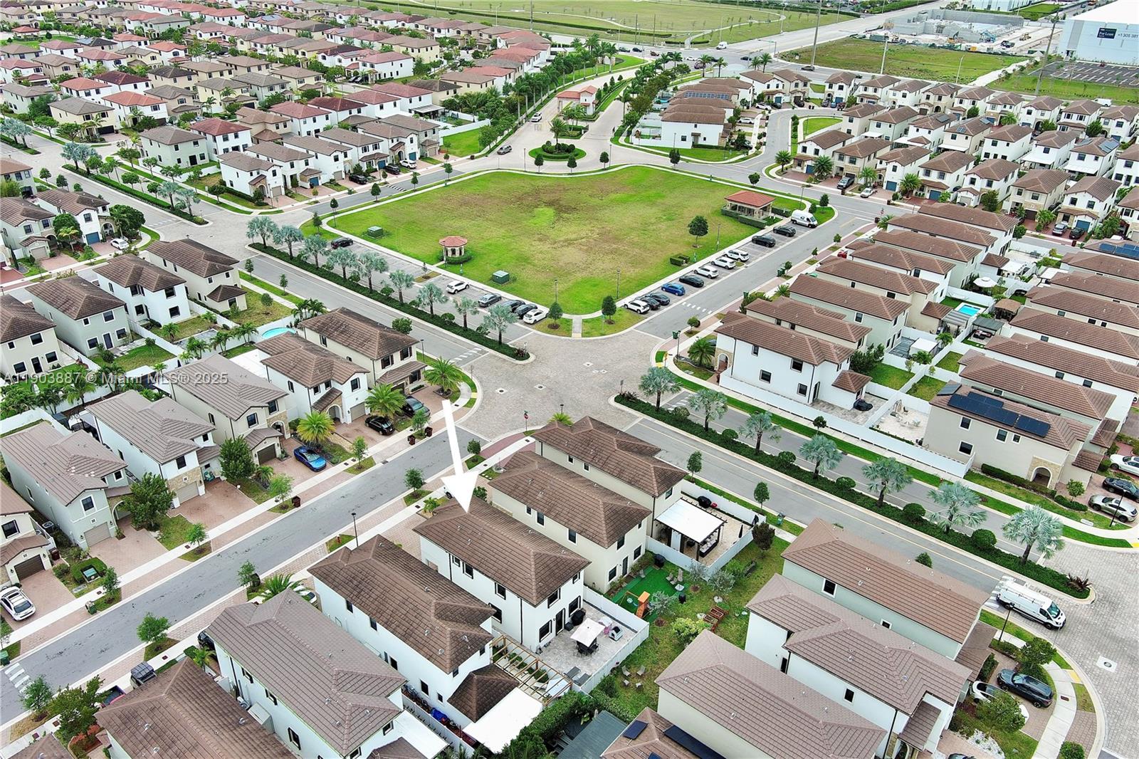 AQUABELLA NORTH - Residential Lease