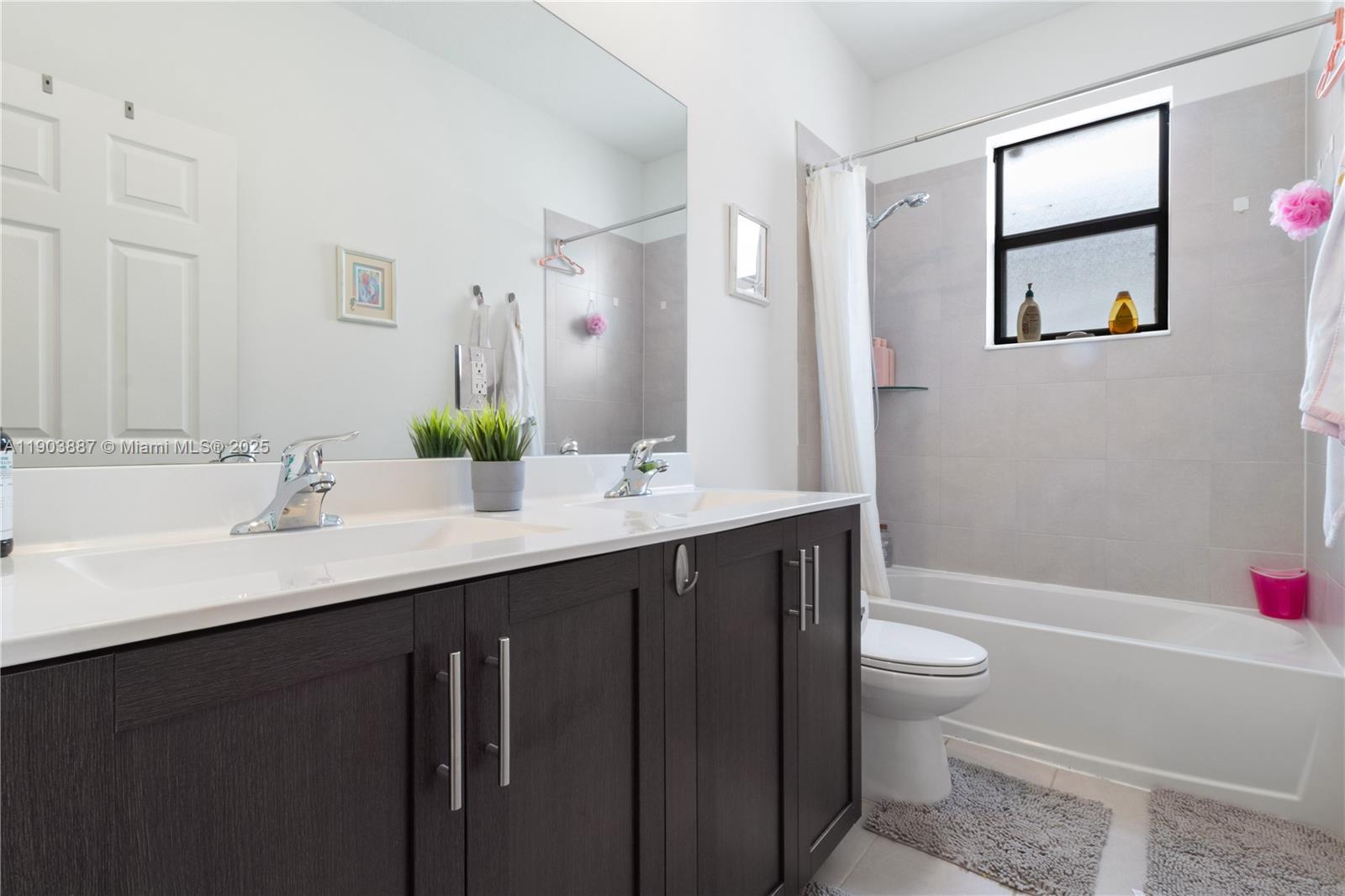 AQUABELLA NORTH - Residential Lease