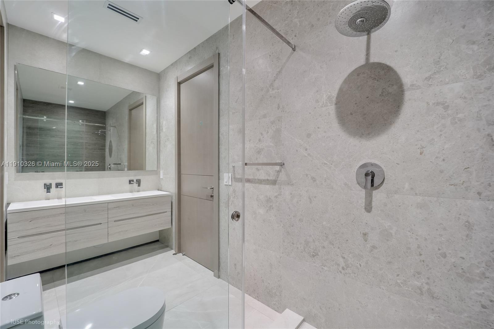 LA GORCE GOLF SUB - Residential