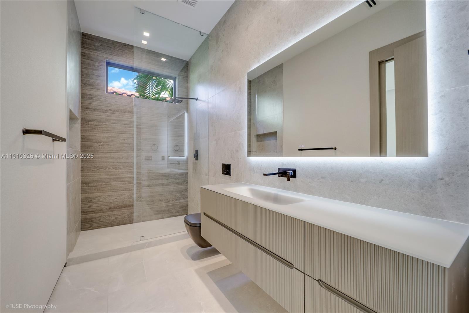 LA GORCE GOLF SUB - Residential