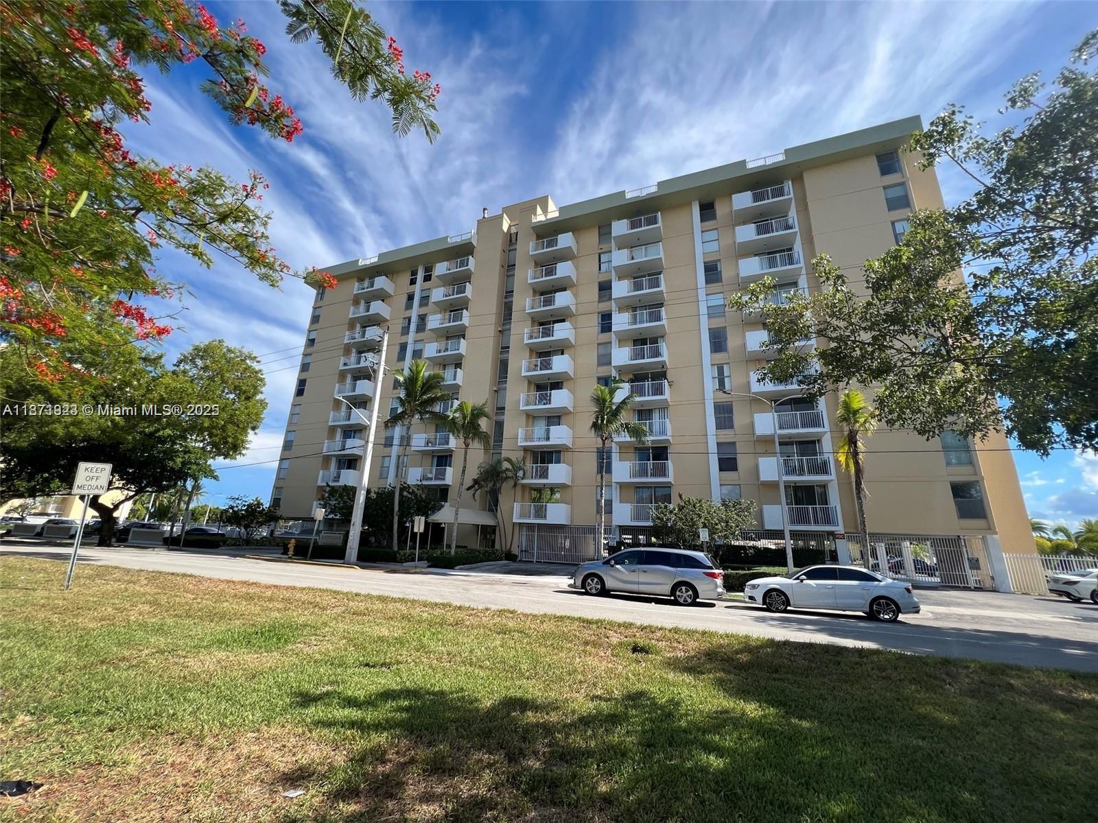 Gorgeous view on the 9th floor, Keystone Towers Condo 1/1 with direct and unobstructed water views.. Tile floor, upgraded kitchen with granite counter top and appliances, updated bathroom. Spacious closet space! Gated complex with a great relaxing pool overlooking the water! Assigned parking plus guest. Minutes away from FIU, LA fitness, Costco, restaurants, grocery stores and I95. Ready for immediate occupancy! Won't last!!! $500 move in refundable deposit required