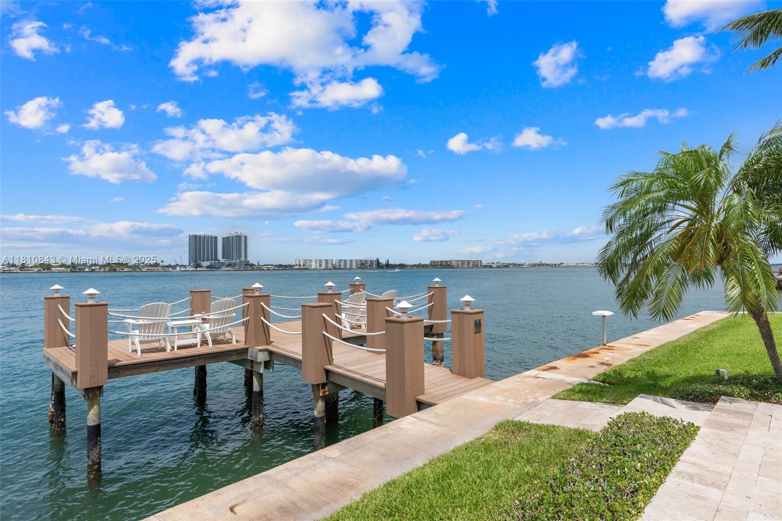 YACHT HARBOR MANOR - Residential