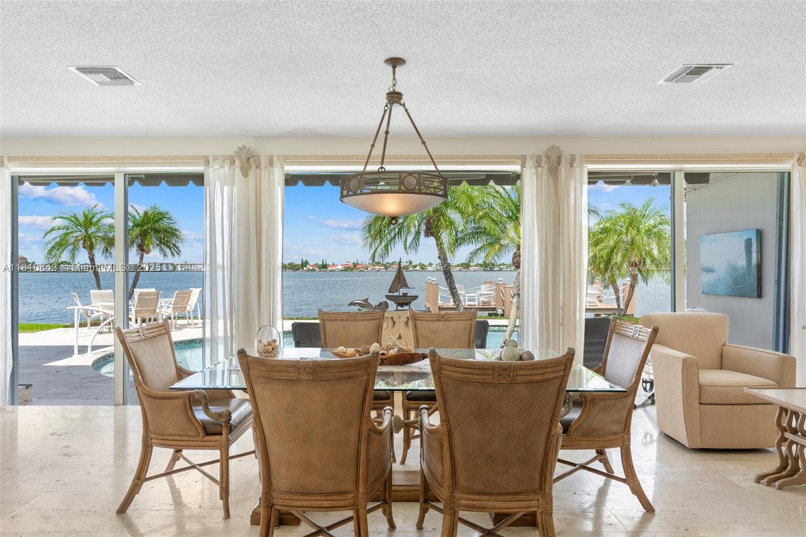 YACHT HARBOR MANOR - Residential