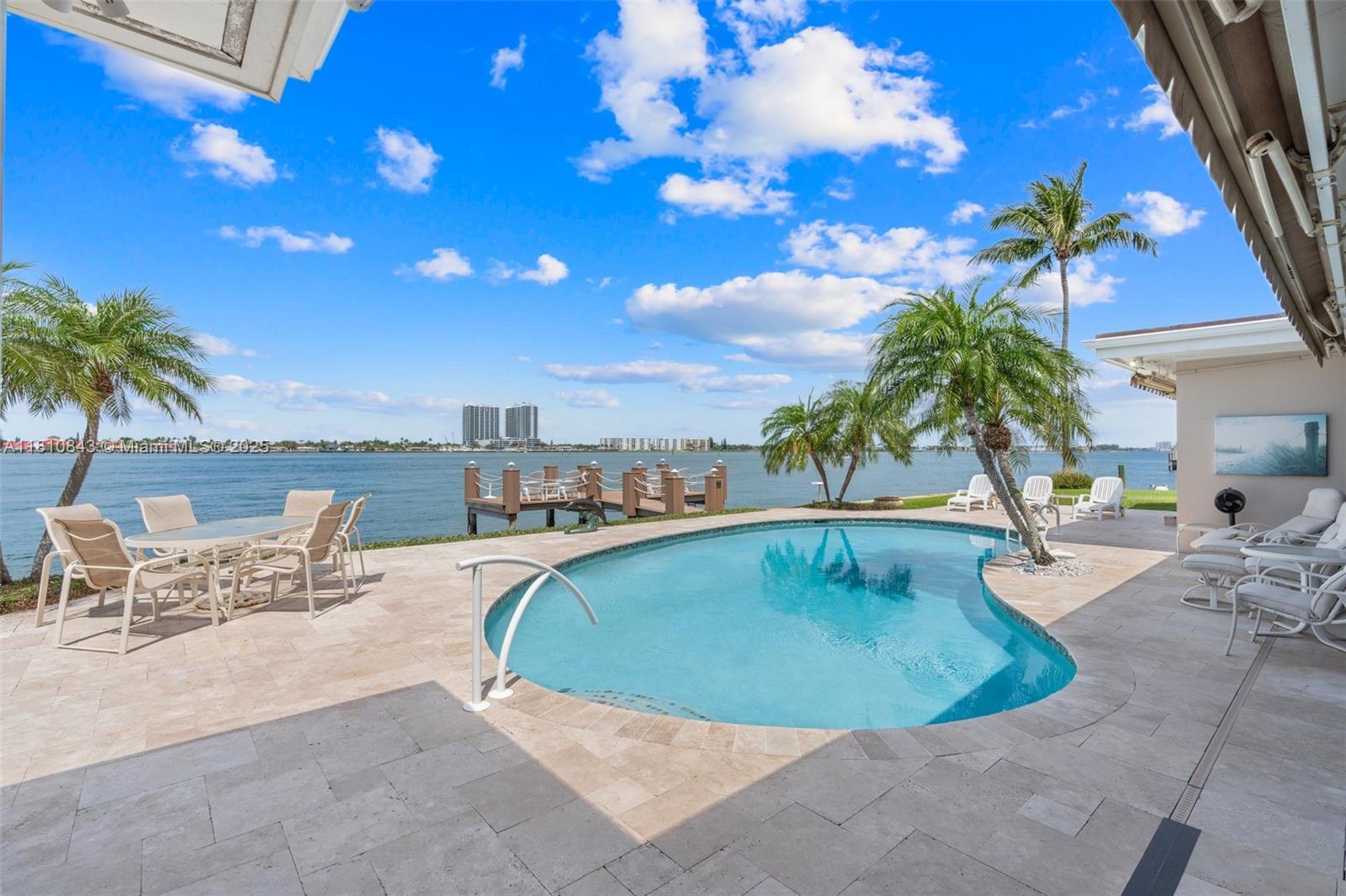 YACHT HARBOR MANOR - Residential