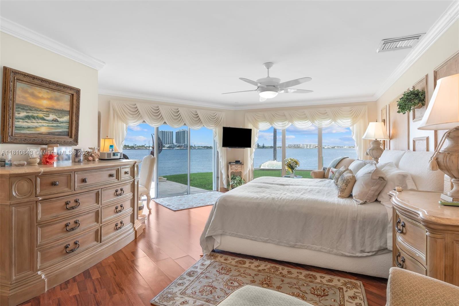 YACHT HARBOR MANOR - Residential