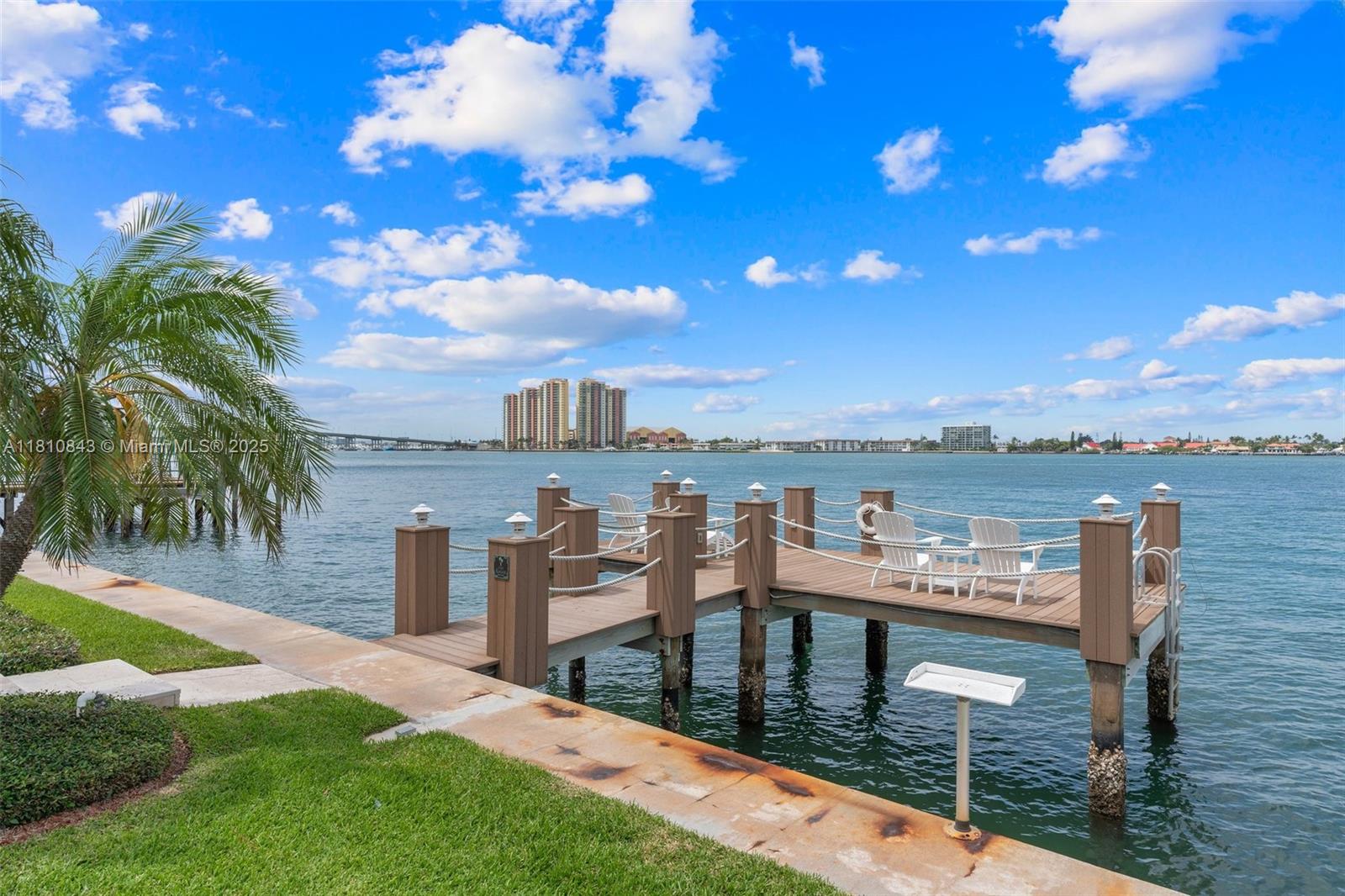 YACHT HARBOR MANOR - Residential