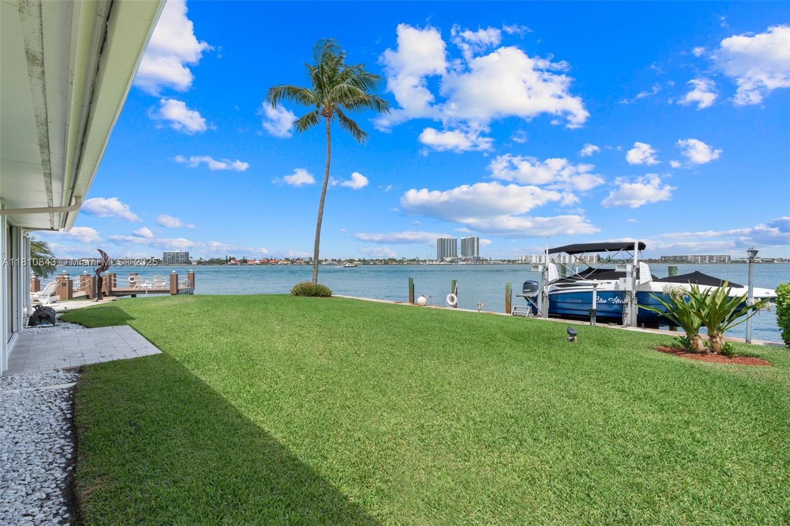 YACHT HARBOR MANOR - Residential