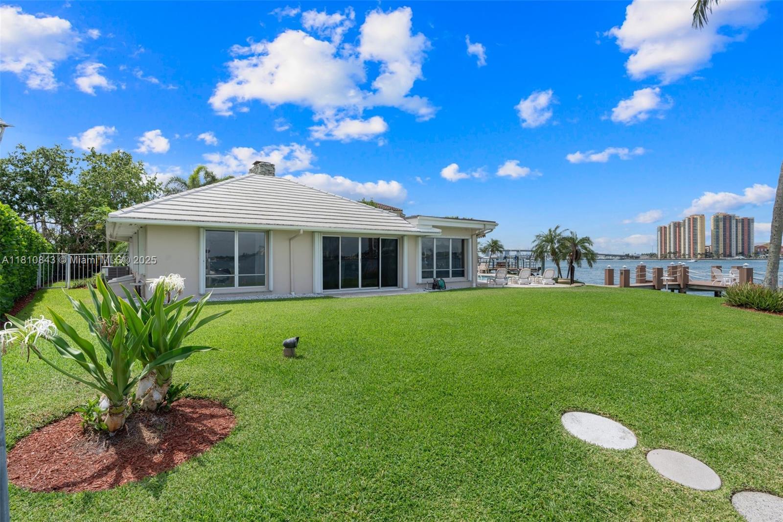 YACHT HARBOR MANOR - Residential