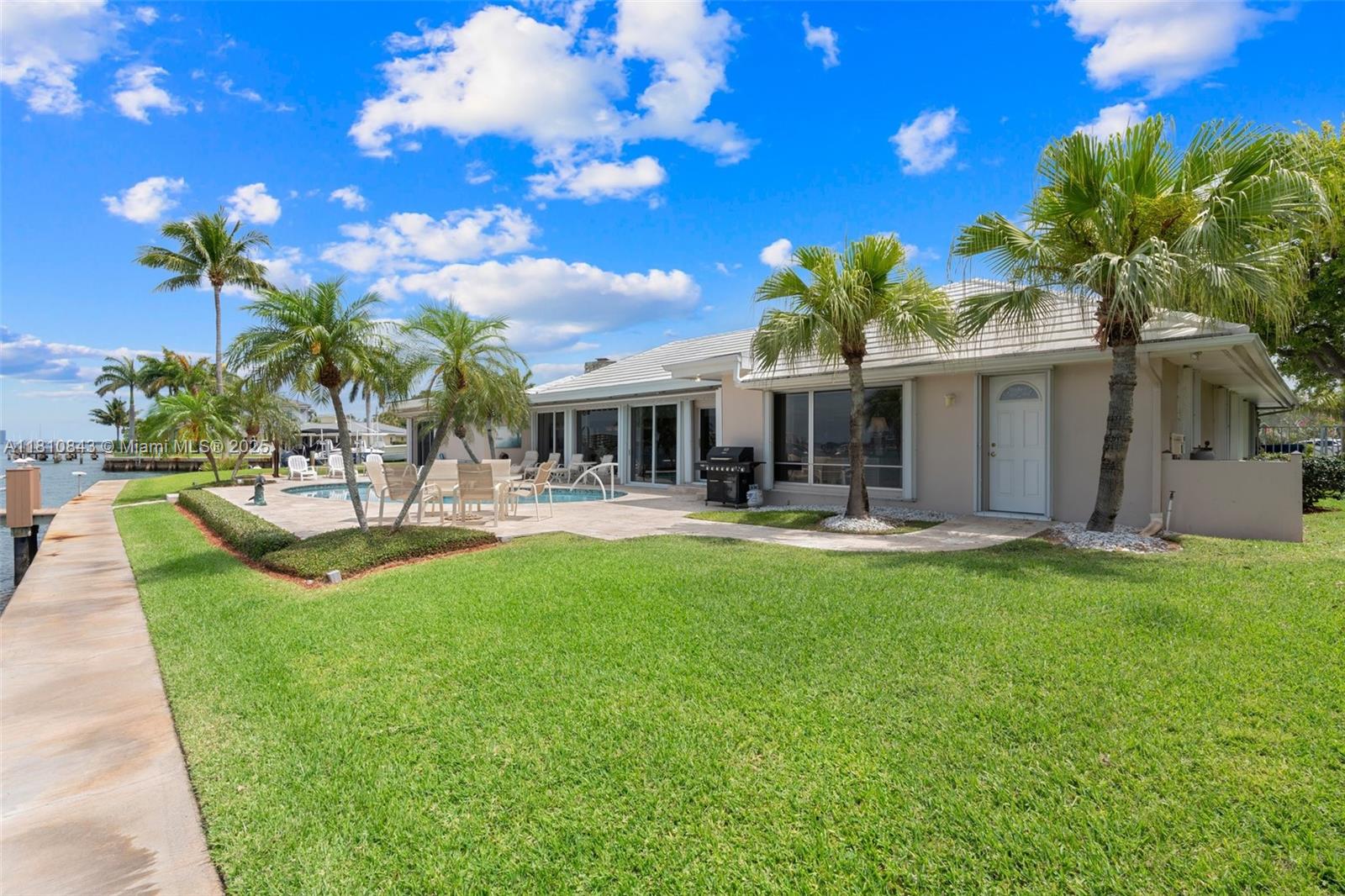 YACHT HARBOR MANOR - Residential