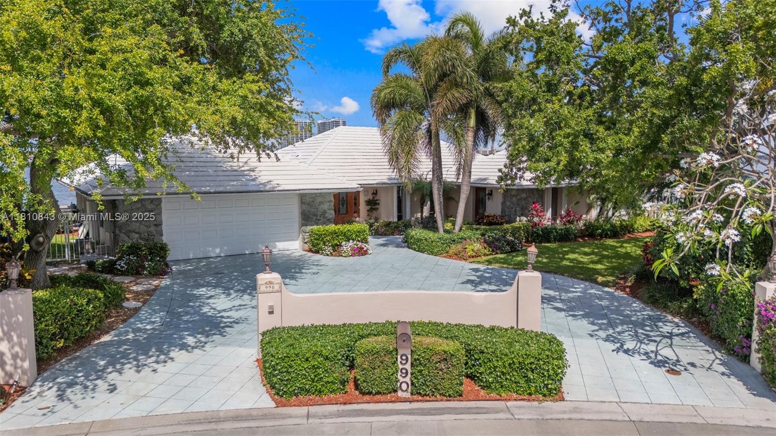 YACHT HARBOR MANOR - Residential