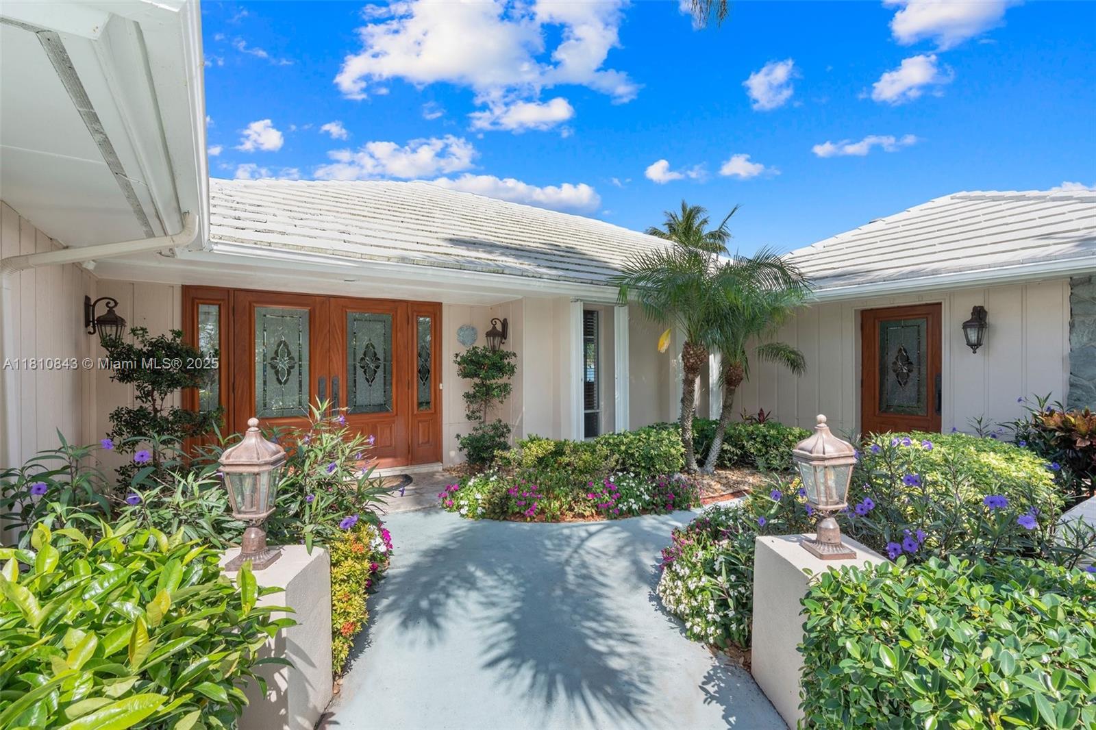 YACHT HARBOR MANOR - Residential