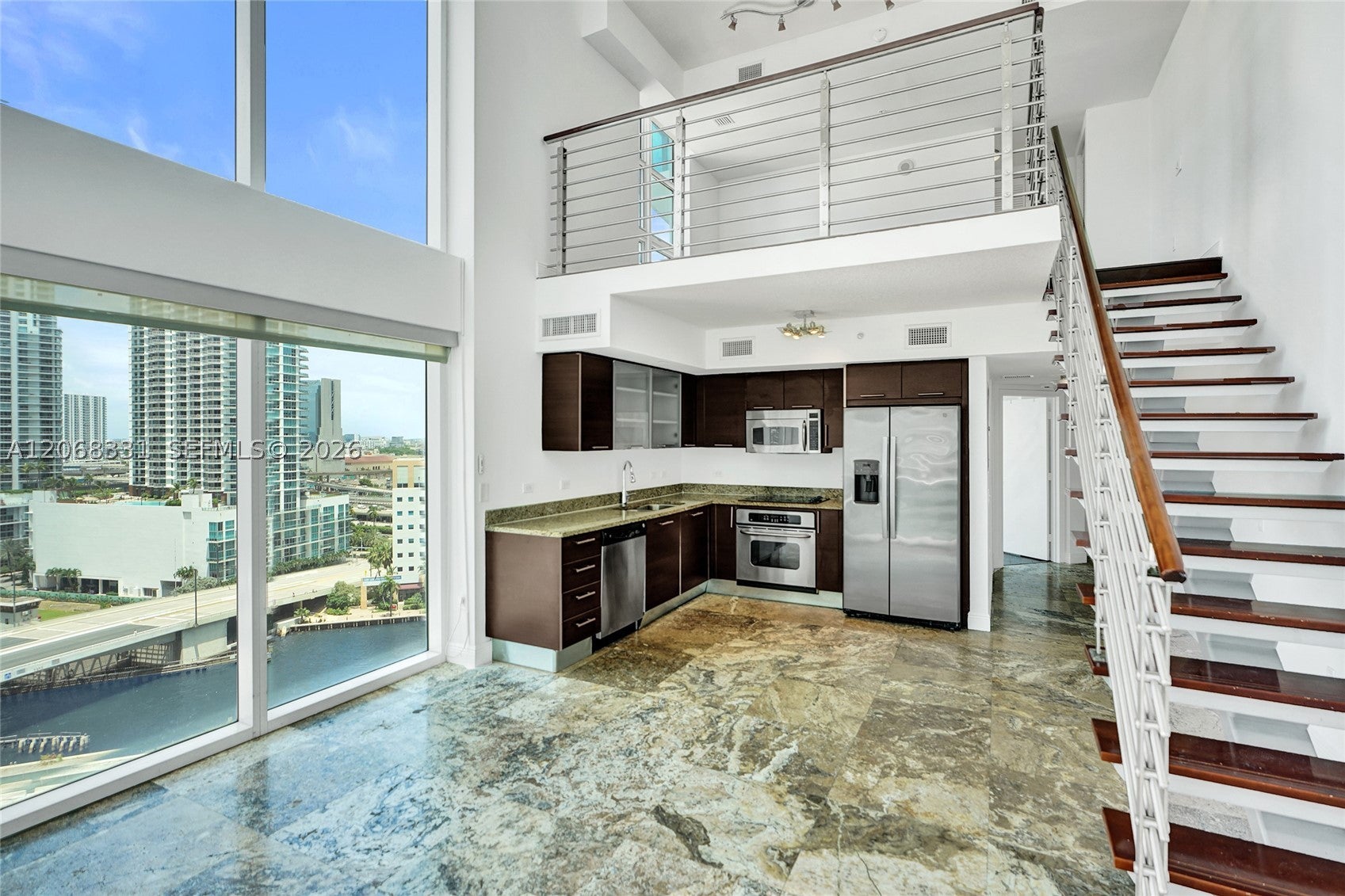 41 SE 5th St 1016