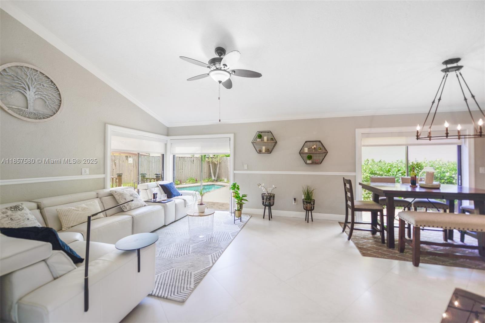 PEMBROKE LAKES SOUTH - Residential