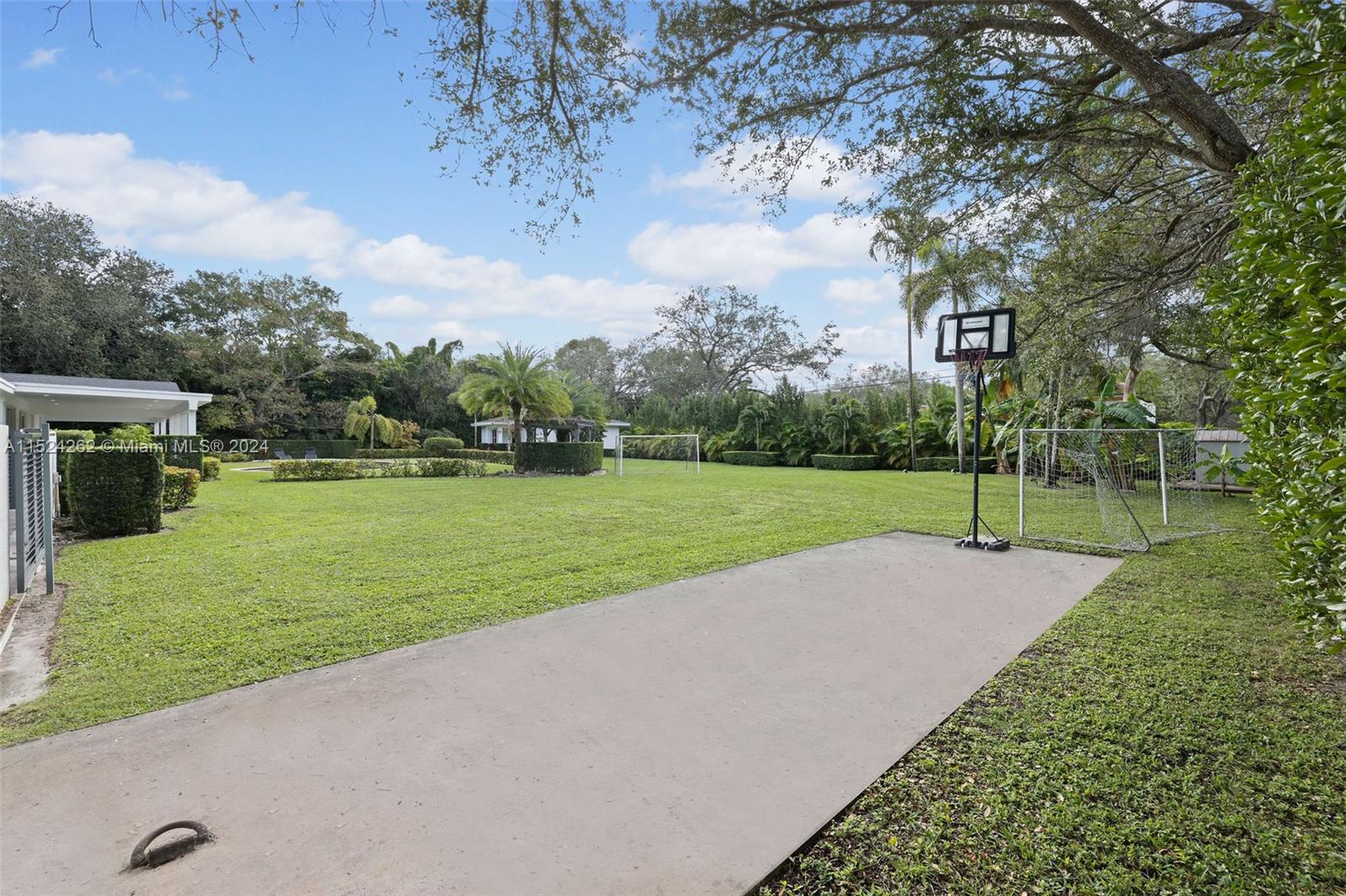 PINE TREE ESTATES - Residential