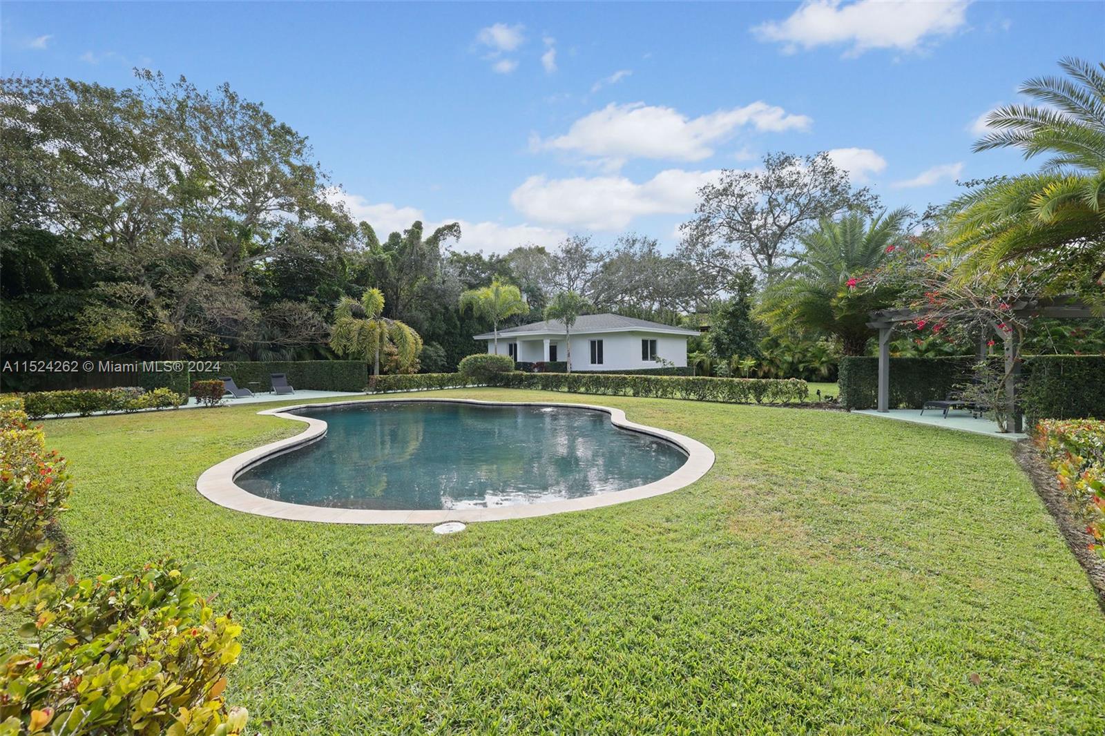 PINE TREE ESTATES - Residential