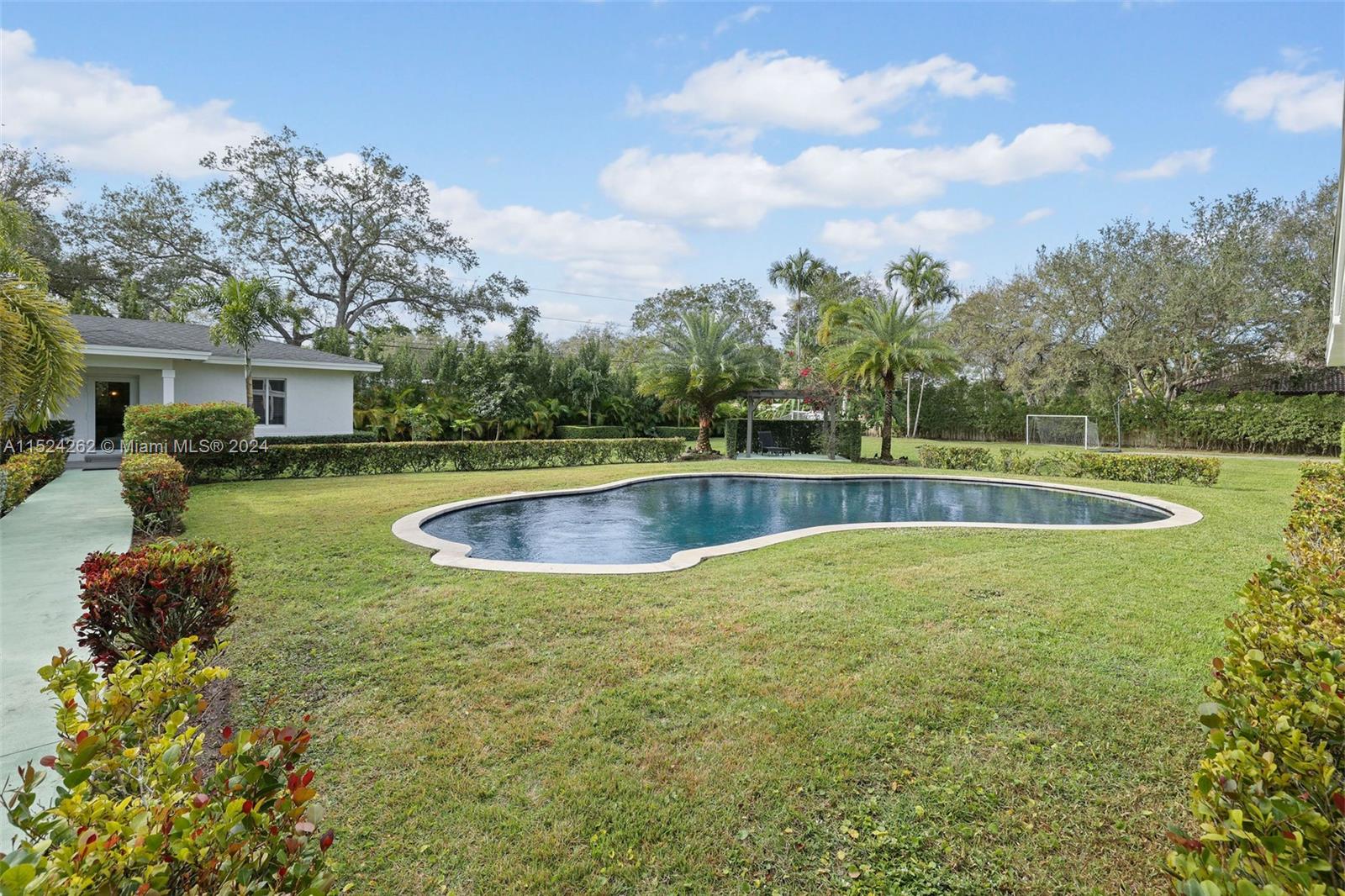 PINE TREE ESTATES - Residential