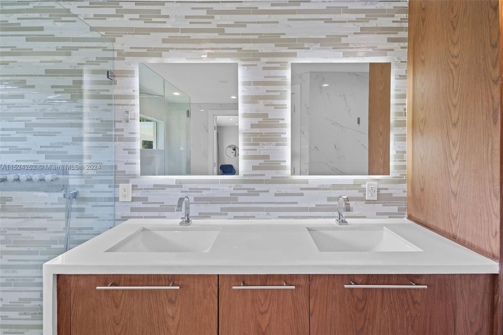 PINE TREE ESTATES - Residential