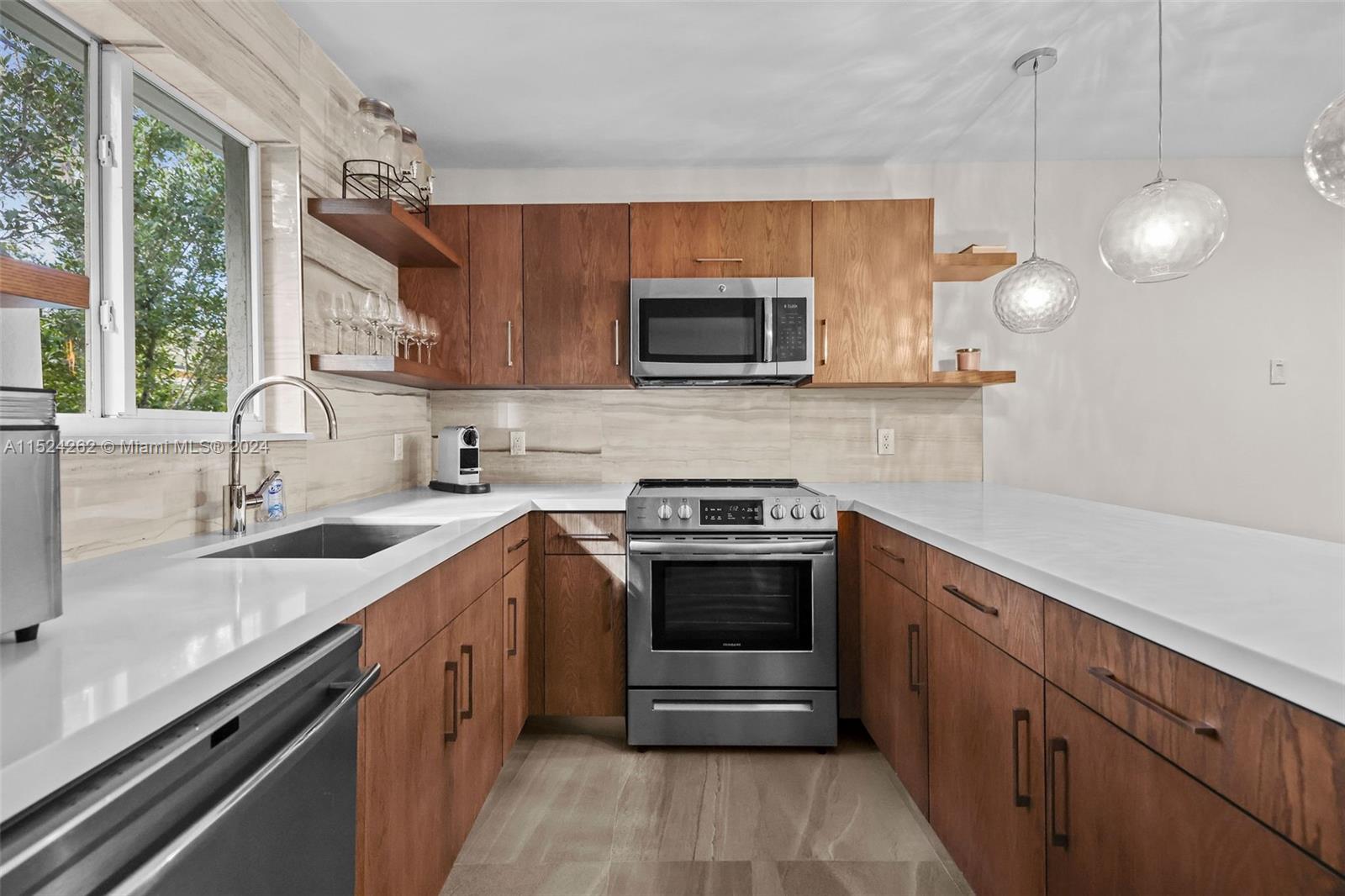 PINE TREE ESTATES - Residential