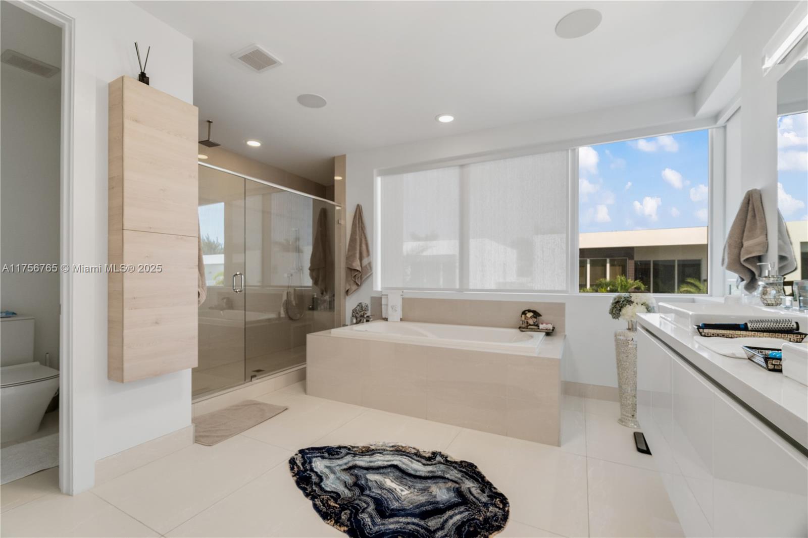 DORAL COMMONS RESIDENTIAL - Residential