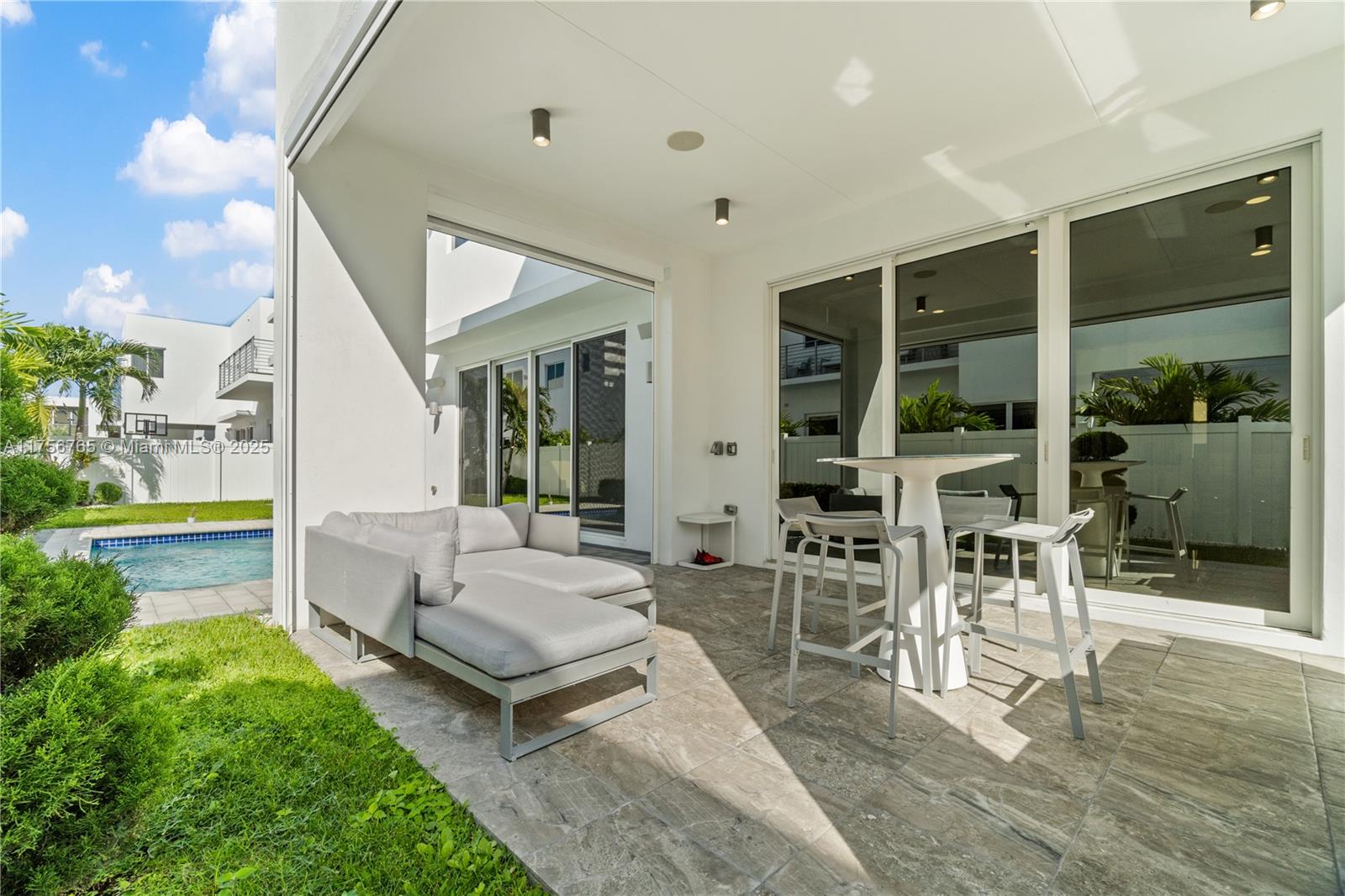 DORAL COMMONS RESIDENTIAL - Residential