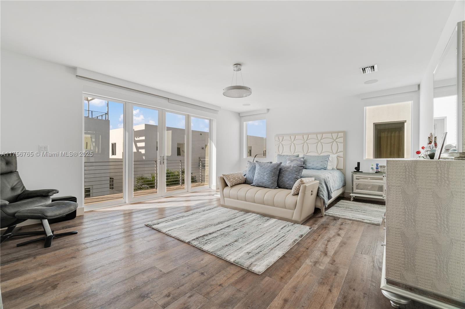 DORAL COMMONS RESIDENTIAL - Residential