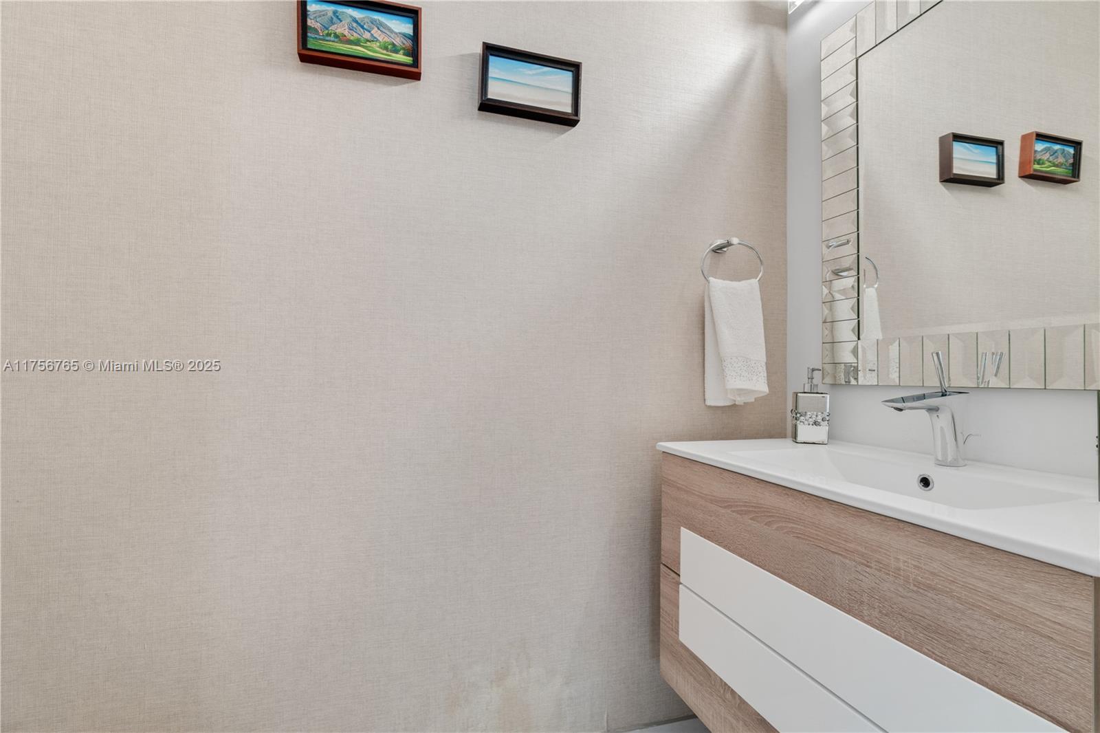 DORAL COMMONS RESIDENTIAL - Residential