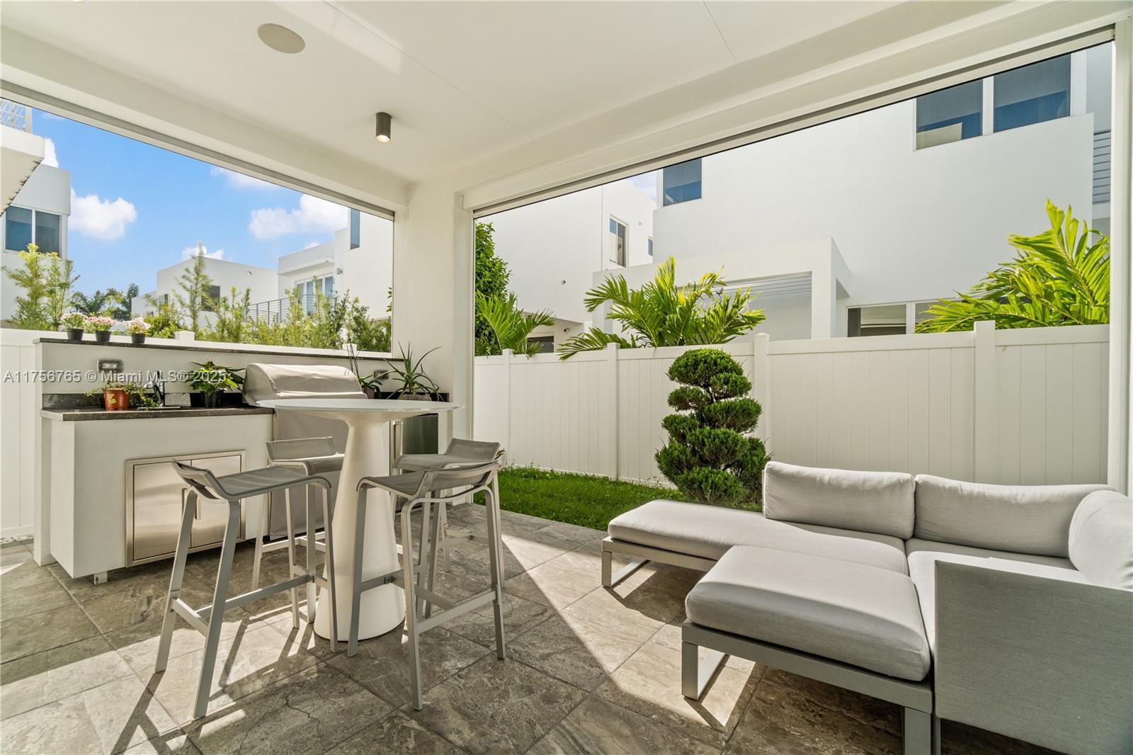 DORAL COMMONS RESIDENTIAL - Residential