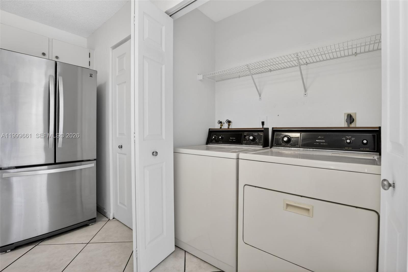 PEMBROKE POINTE - IMAGES - Residential