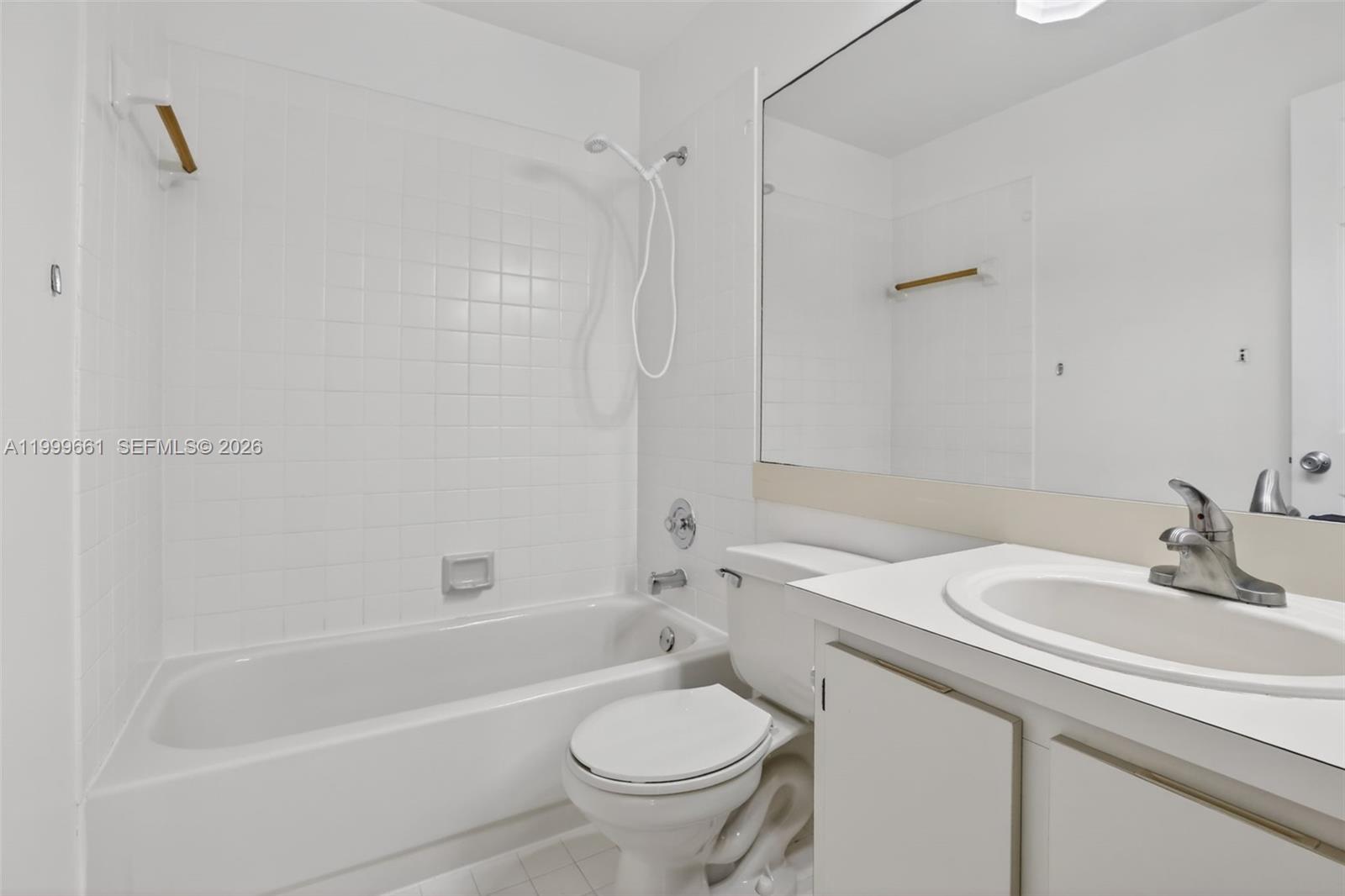 PEMBROKE POINTE - IMAGES - Residential