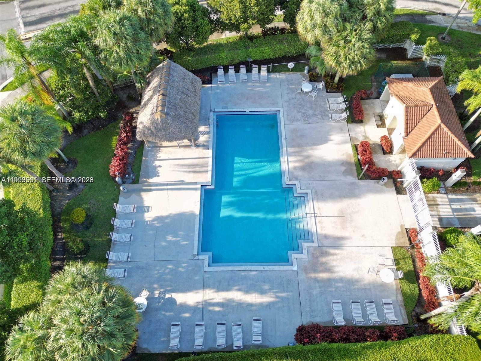 PEMBROKE POINTE - IMAGES - Residential