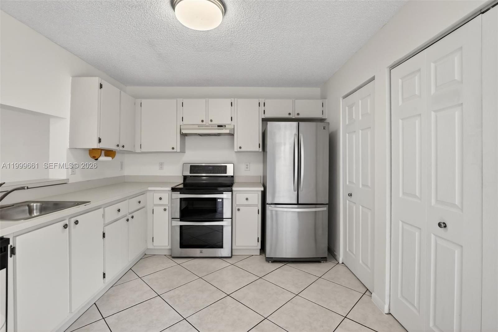 PEMBROKE POINTE - IMAGES - Residential