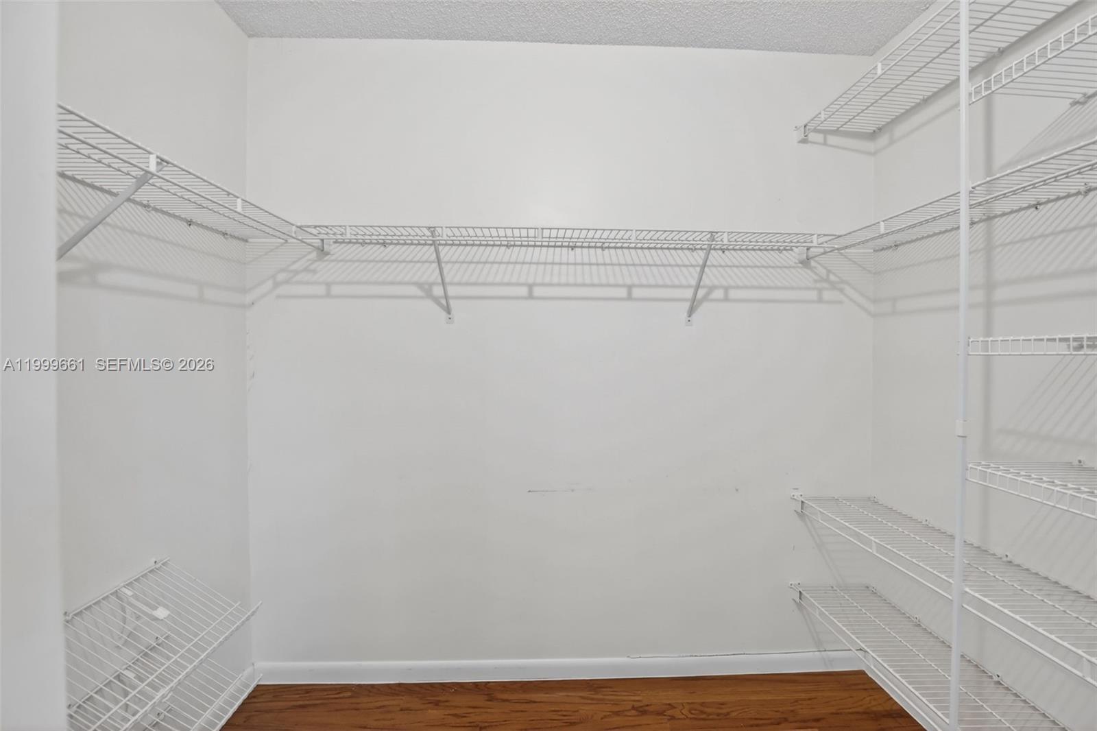 PEMBROKE POINTE - IMAGES - Residential