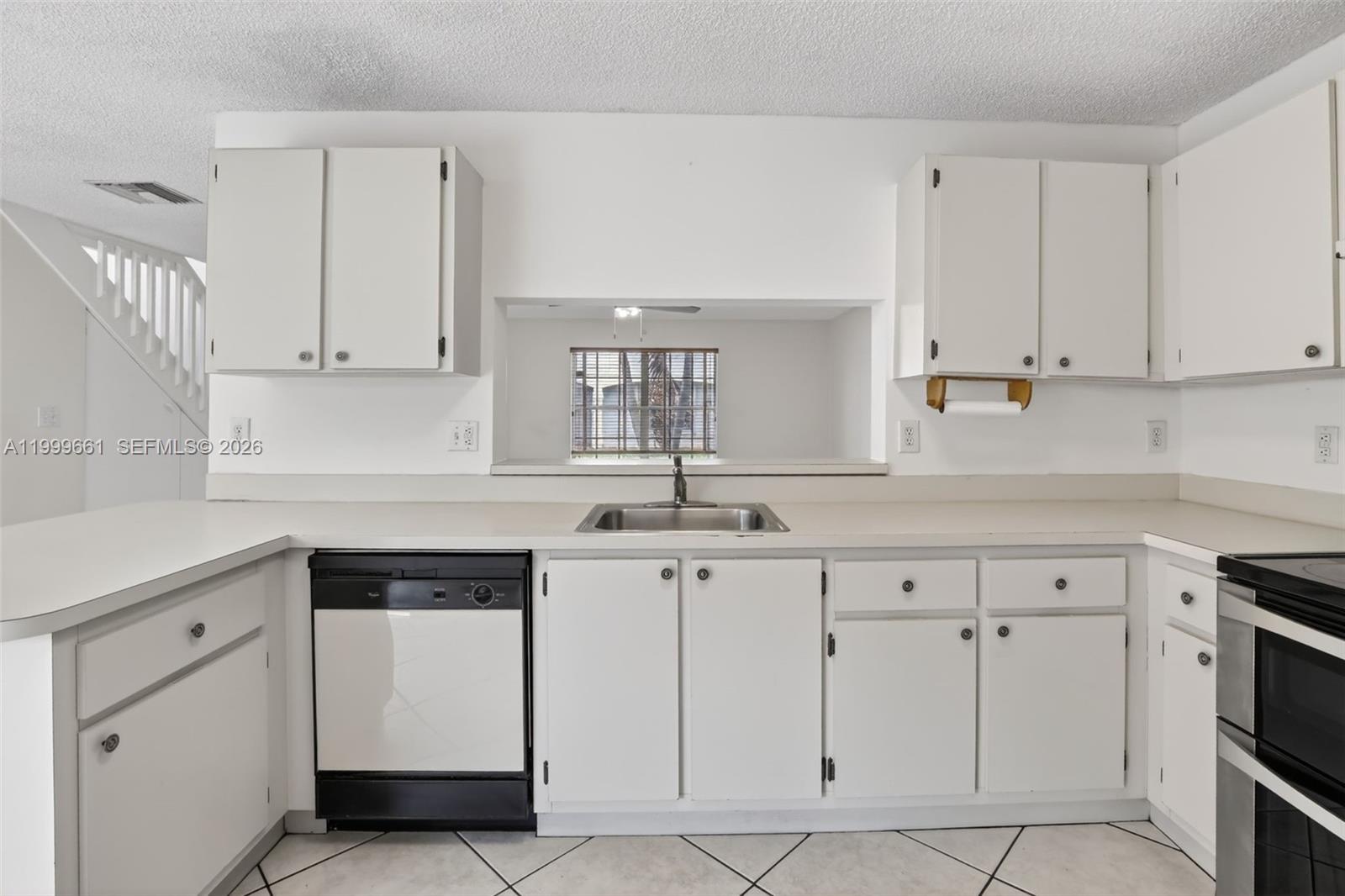 PEMBROKE POINTE - IMAGES - Residential