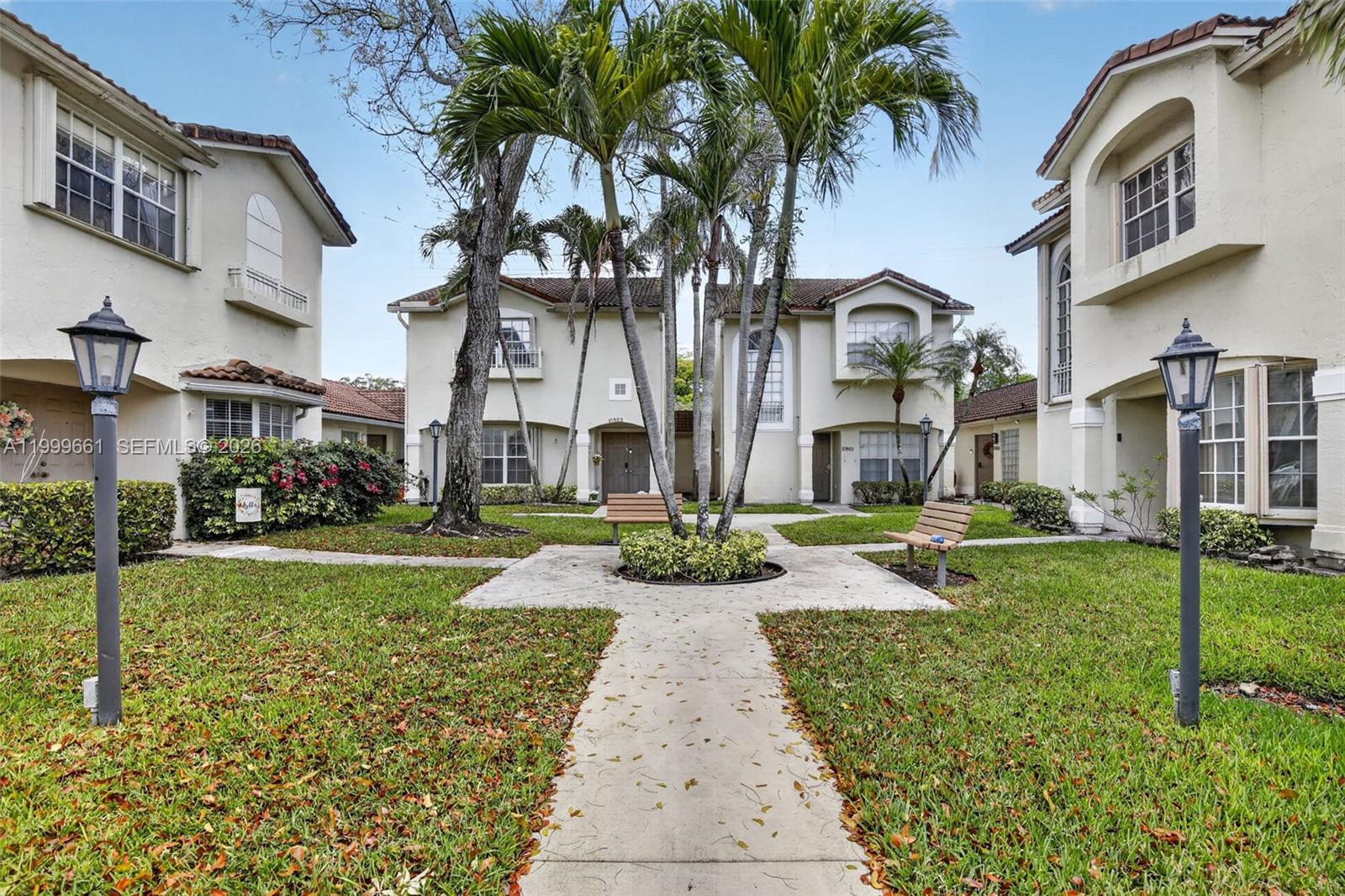 PEMBROKE POINTE - IMAGES - Residential