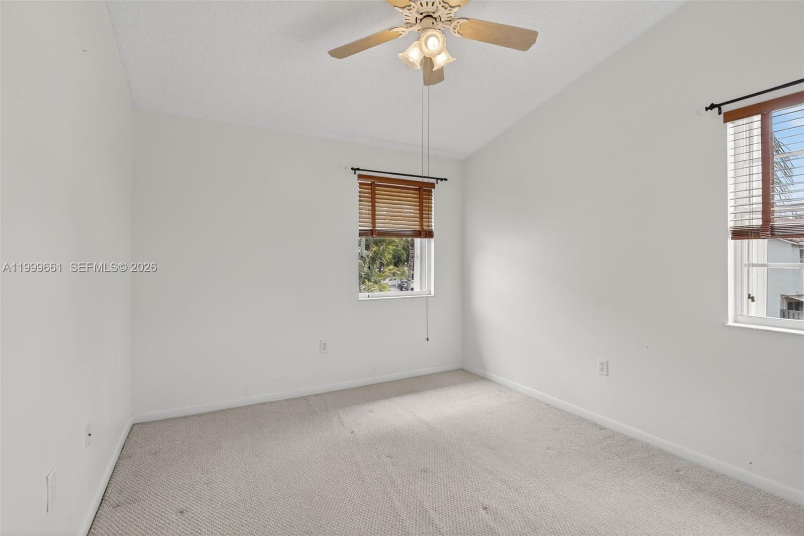 PEMBROKE POINTE - IMAGES - Residential